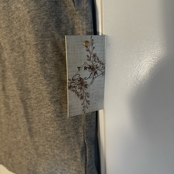 Tru Self Cropped T-shirt NWT - Picture 3 of 6